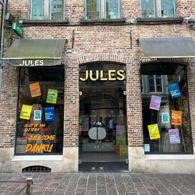 Quand vous partez avec Jules 💚 à Bruges. Mais du coup la