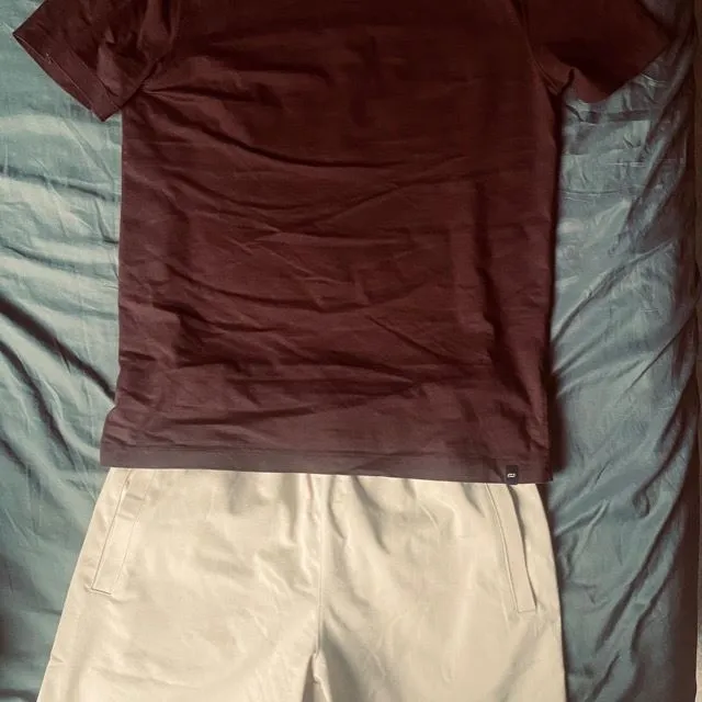 Simple, basique ! 🟤⚪️  NB : t-shirt Le parfait by Jules